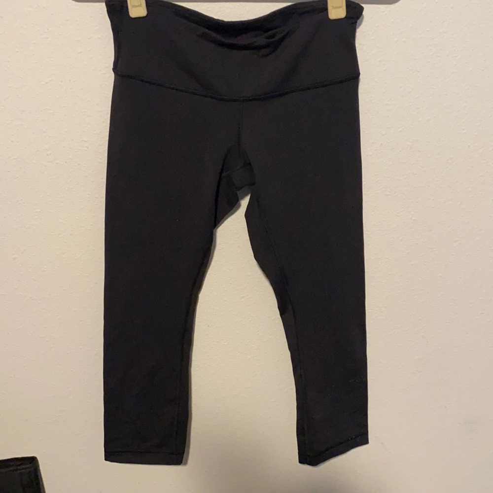 Lululemon Black Crop Capri Leggings Size 6